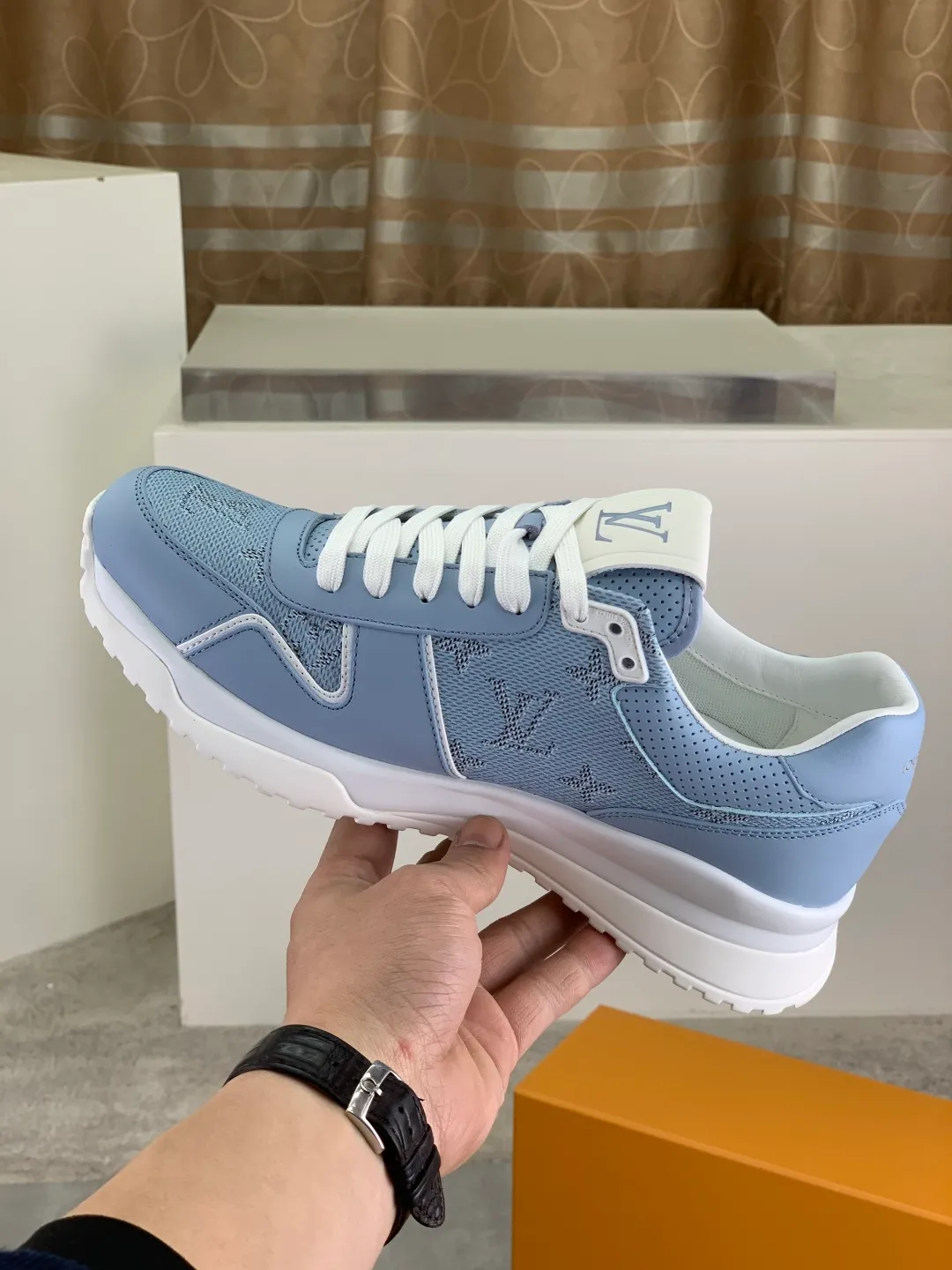 Men's men's shoes P680 new style 💶[LOUIS VUITTON] (original order) new style 🍀LV Louis Vuitton * - top version of LV classic trendy shoes! Use imported original cowhide and water-dyed cowhide lining. The latest original wear-resistant TPU combination outsole! High quality products! Multiple colors available, code number: 39-45 (46 customized)